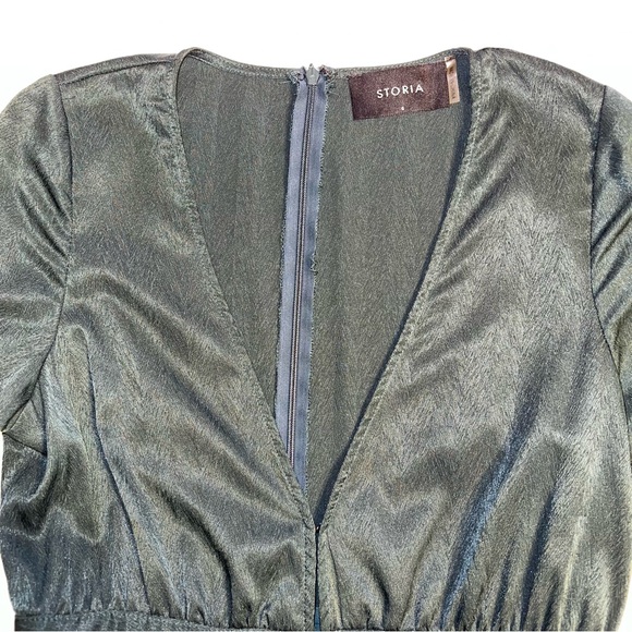 Storia Emerald Green Deep V-Neck Ruffle Long Sleeve Mini Dress Sz S - Picture 2 of 14